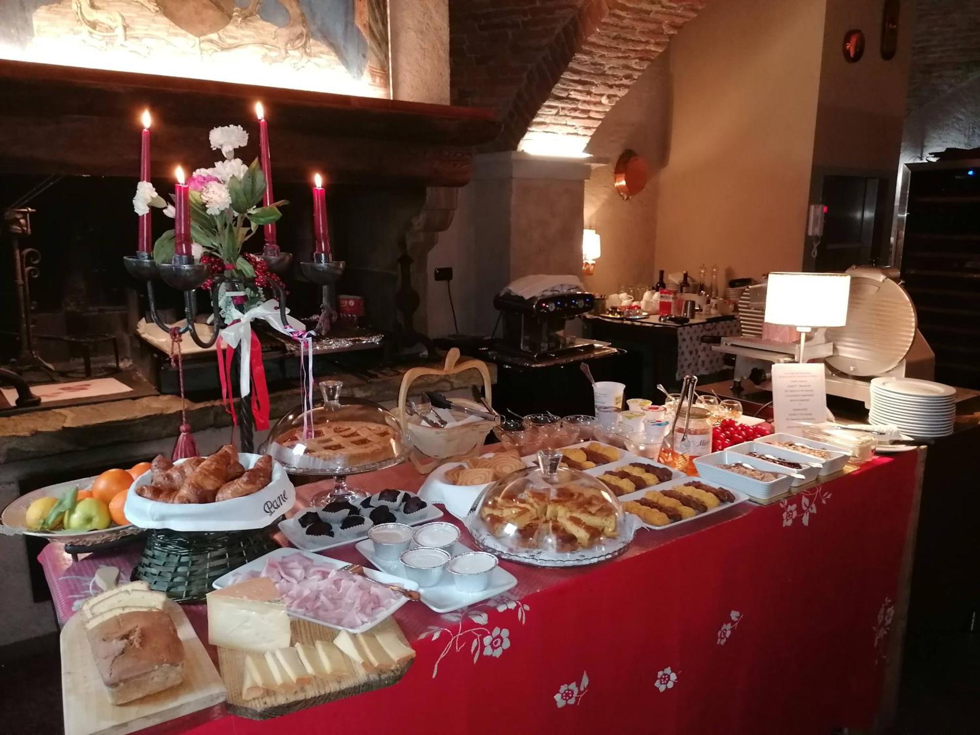A' La Table Du Sommelier