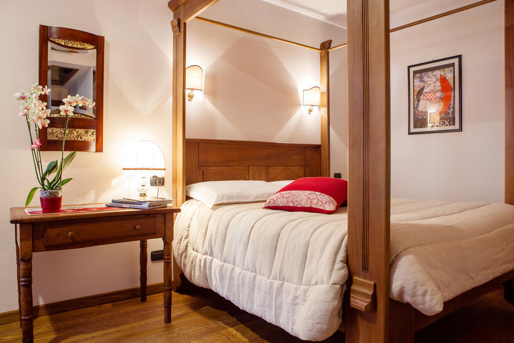 A' La Table Du Sommelier D Hotes & Restaurant
