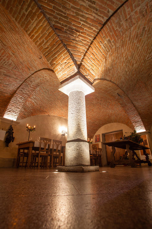 A' La Table Du Sommelier D Hotes & Restaurant